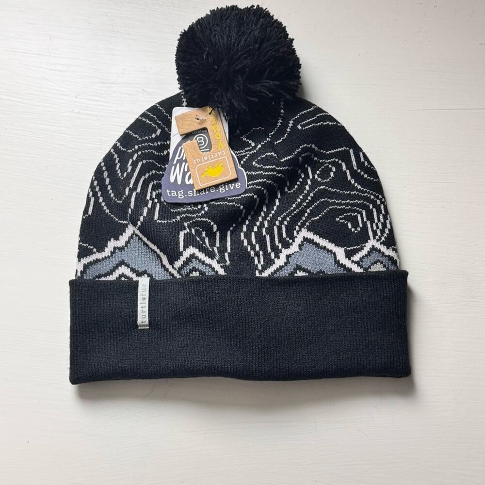 Turltlefur Black and Gray Youth Cold Weather Winter Beanie with Pom Pom Hat NWT